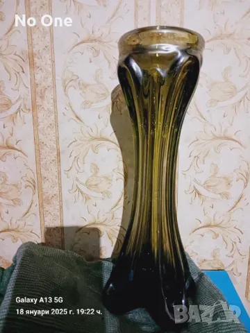 Продавам стъклена ваза   