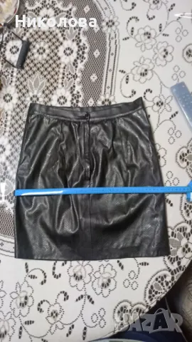 Елегантен дамски кожен костюм — Парушев, идеален за празниците!, снимка 6 - Костюми - 48213441