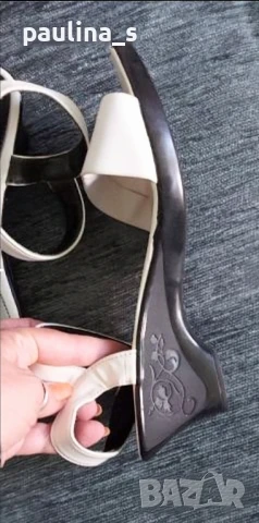 Два различни броя / Естествена кожа / Сандали с лята подметка / N 38 / 39, снимка 15 - Сандали - 46997222