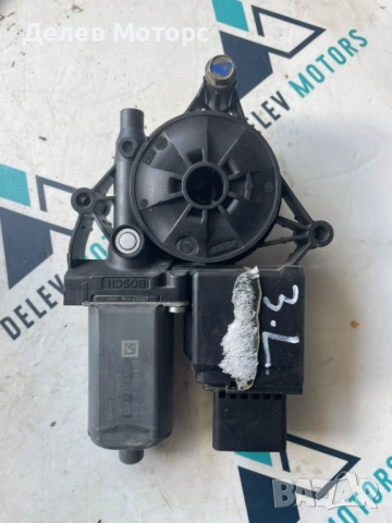 Задно ляво моторче стъклоповдигвач 9811794480 от Peugeot 5008, 1.6 BlueHDI, automatic, 120 ph., снимка 2 - Части - 51431345