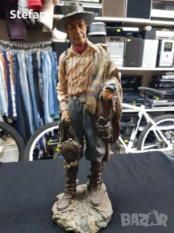 оригинални статуи на Даниел монфорд