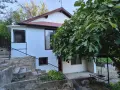 Къща със самостоятелен парцел кв. Виница, снимка 2