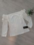 Нова бяла блузка с паднало рамо, снимка 1 - Блузи с дълъг ръкав и пуловери - 40250862