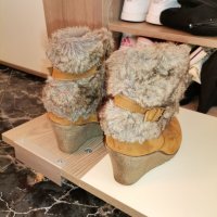 UGG Оригинални обувки на платформа , снимка 2 - Дамски ежедневни обувки - 35798646