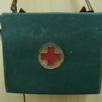 № 7082 стара военна медицинска чанта / аптечка  - размер 25 / 22 / 12,5 см, снимка 1 - Други ценни предмети - 41840949