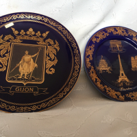 Порцеланови чинии син кобалт, декорирани със злато, Хихон/Gijon и Париж/Paris с поставки, нови, снимка 11 - Колекции - 36404475