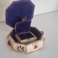 Антични кутии за бижута от кост, месинг и камъни  ! , снимка 3 - Антикварни и старинни предмети - 41330445