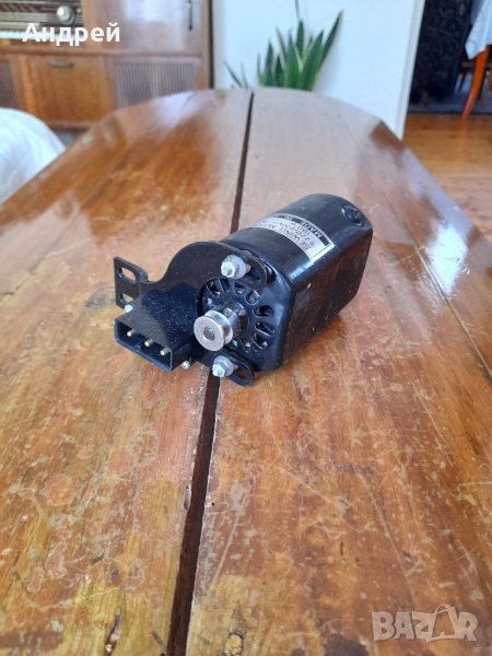 Старо моторче за шевна машина #2, снимка 1