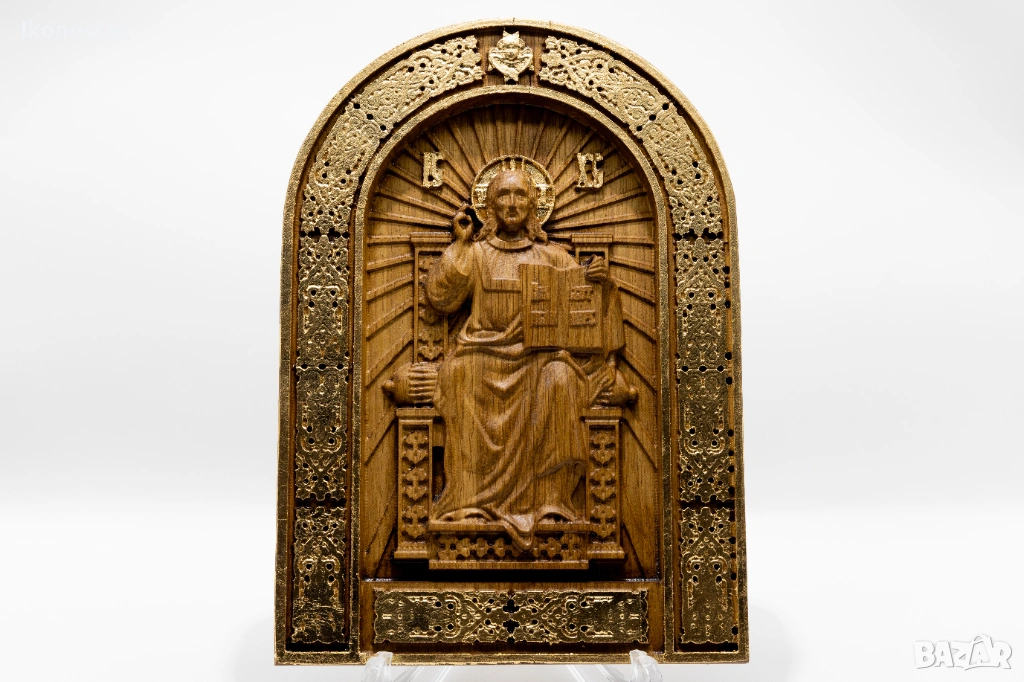 Исус Христос на трон – позлатена релефна икона от масивен дъб, снимка 1