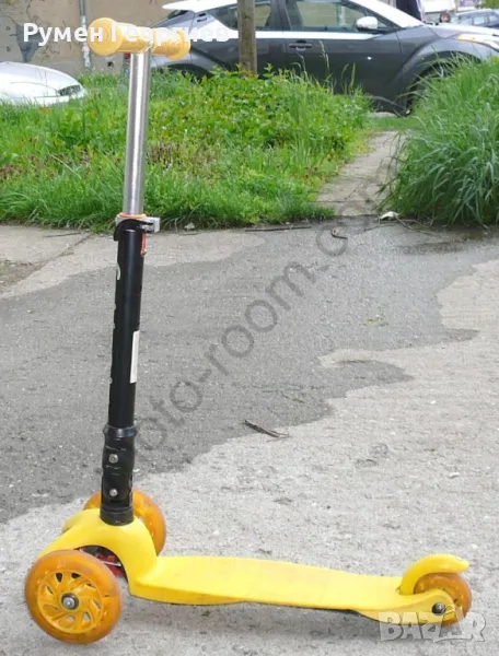 Употребявана детска тротинетка Ronny – жълта, снимка 1