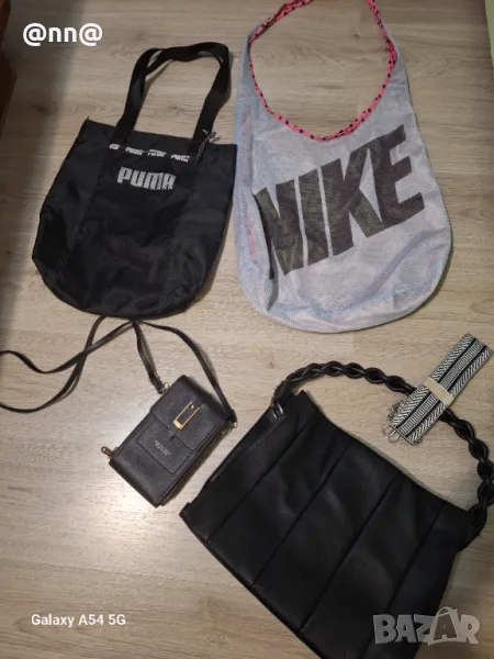 Дамски чанти Nike, Puma и други, снимка 1