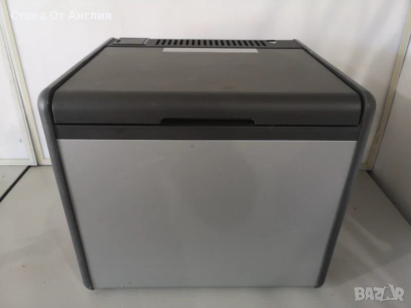 Хладилник на ток и газ - Quest 220V/12V 41L, снимка 1