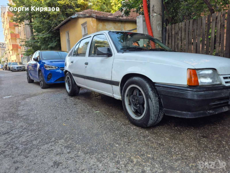 Opel Kadett 1.6 моно инжекцион, снимка 1
