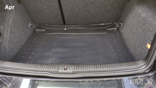 кора, леген за багажник за Фолксваген Голф4, снимка 1