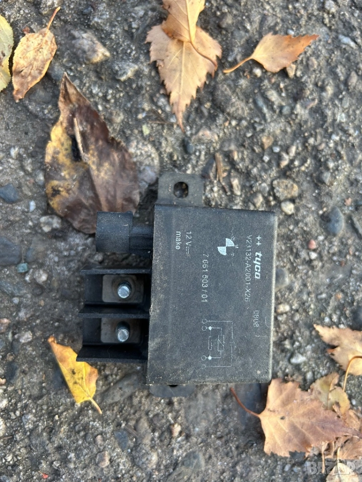 реле вентилатор BMW 7661503 перки E60 E70 E71 F10 F30, снимка 1