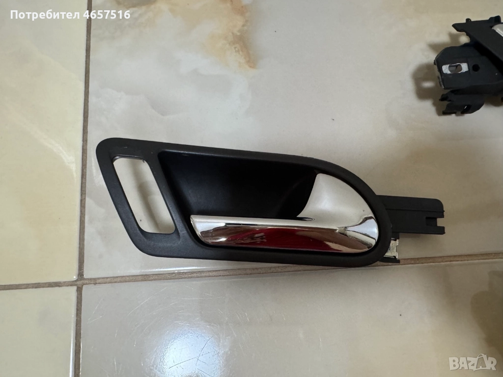 Вътрешна дръжка на предна дясна врата на Голф Vw Golf 5 само за 20лв. 1K2837114, снимка 1