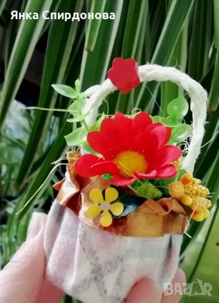 Кошнички с цветя, снимка 1