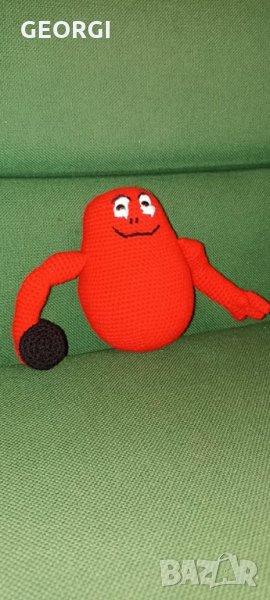 Плетен на една кука Барбадан - амигуруми , червен на цвят с една гира, снимка 1