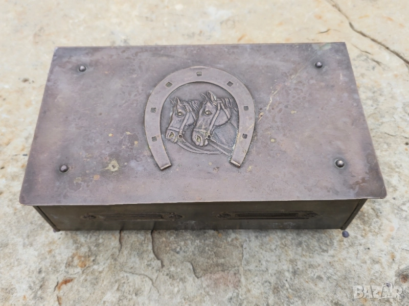 Бронзова Кутия на Коне , снимка 1