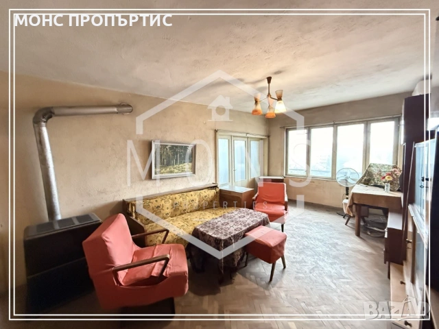 Четиристаен апартамент в центъра на гр. Севлиево.