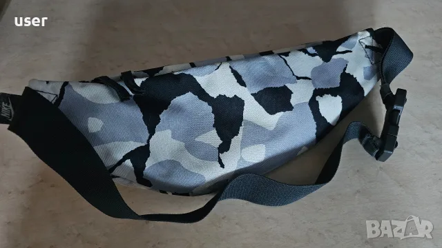 Спортна чантичка за кръст / през рамо Nike (Камуфлаж), снимка 2 - Чанти - 55957459