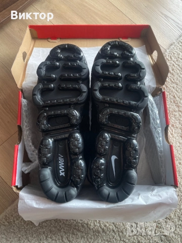 Nike Air Vapormax Plus Triple Black Оригинални, снимка 3 - Маратонки - 52360019