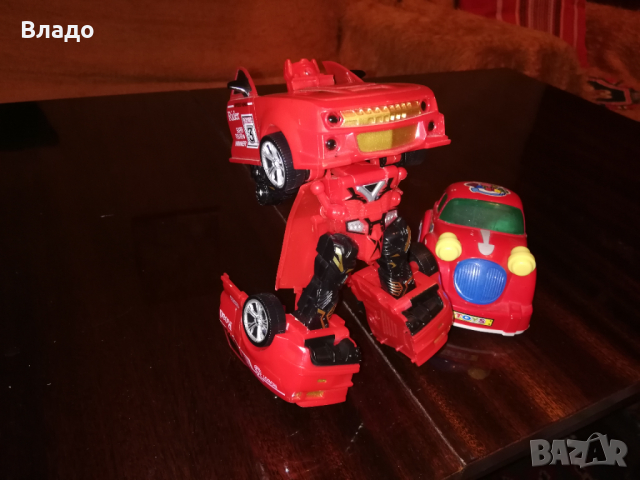  Трансформиращ се робот кола +подарък , снимка 2 - Коли, камиони, мотори, писти - 36200641