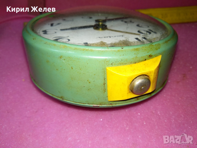 JANTAR MADE in USSR Стар КОЛЕКЦИОНЕРСКИ РУСКИ БУДИЛНИК МЕХАНИЧЕН НАСТОЛЕН ЧАСОВНИК ЯНТАР СССР 42279, снимка 7 - Антикварни и старинни предмети - 44549353