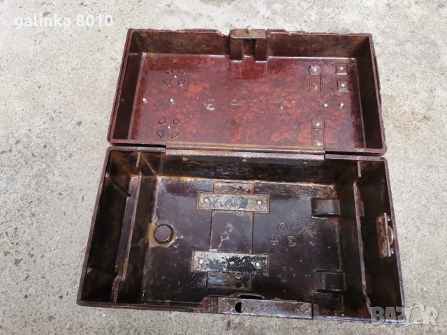 Стара бакелитена кутия