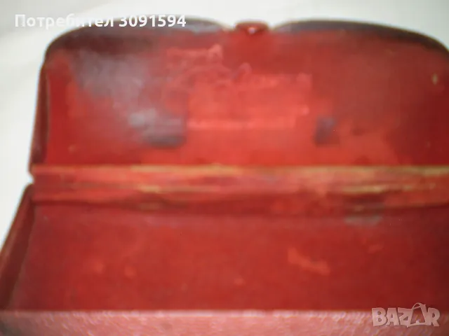 Стара кълъвка за очила червен бакелит маркировка CM depose, снимка 6 - Антикварни и старинни предмети - 48096475