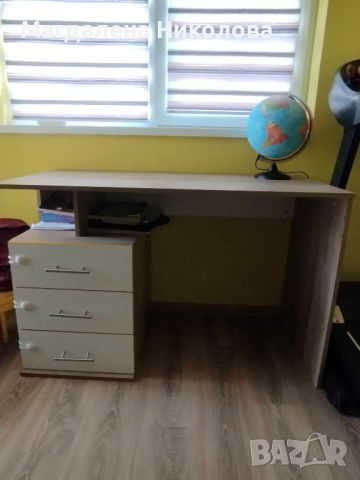 Обзавеждане за детска стая - легло с матрак и нощно шкафче + бюро и рафт, снимка 3 - Мебели за детската стая - 44837087