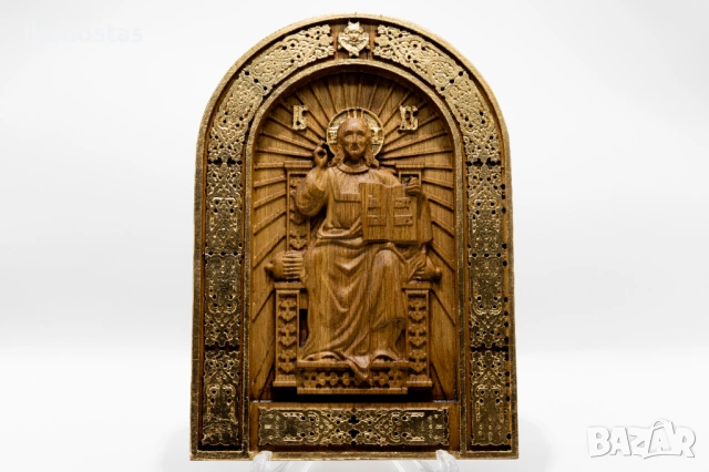 Исус Христос на трон – позлатена релефна икона от масивен дъб