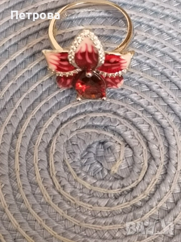 сребърен пръстен с камък-рубин и малки цирконии. , снимка 5 - Пръстени - 53708467