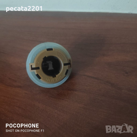 Продавам - фасунга мигач за пежо 307 фейс, снимка 2 - Части - 36211157