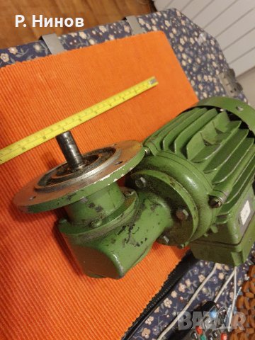 Монофазен ел.двигател / електромотор с редуктор 70 оборота в минута, снимка 2 - Електродвигатели - 41491744