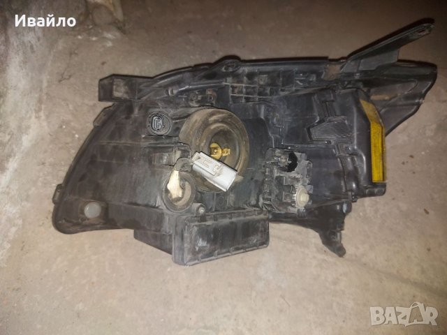 Фарове Toyota Avensis T25, снимка 8 - Части - 39570057