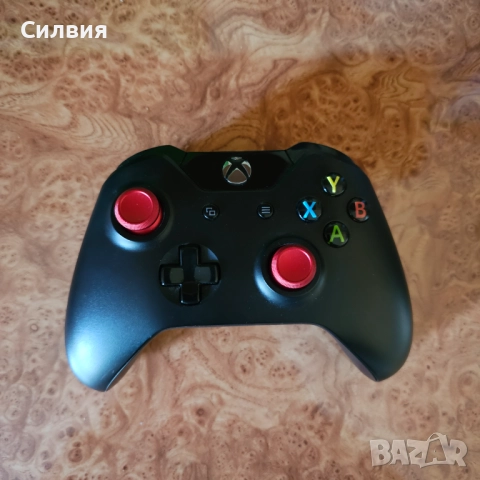 XBOX ONE 1TB + Kinect камера, 2 джойстика, 2 игри PS4 PS5 PlayStation, снимка 4 - Xbox конзоли - 52389402