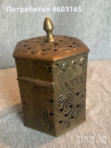 Метална кутия, снимка 2 - Антикварни и старинни предмети - 52975862