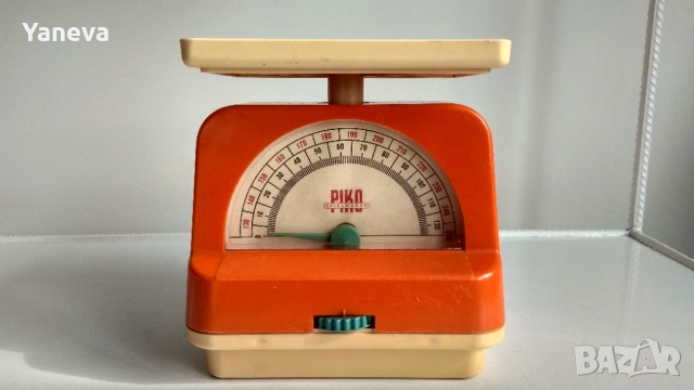 Vintage , детски кантар на марка PIKO . Цена 15 евро. , снимка 4 - Образователни игри - 53512865