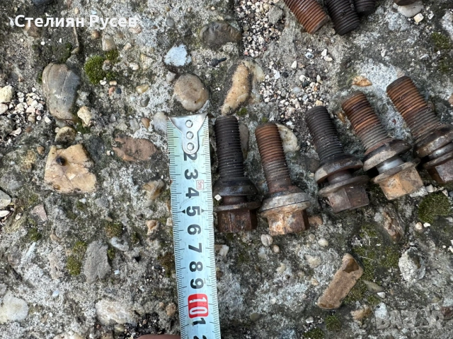 болтове за vw sharan 2003г -цена 20 лв или 10,23 евро  обща цена   18 бр са общо 16 от тях са еднакв, снимка 3 - Части - 52028018