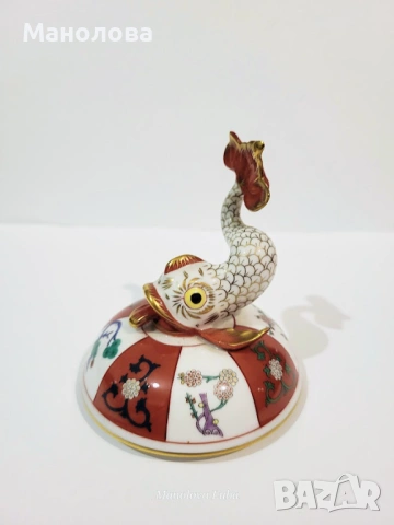 Буркан за бонбони или захарница от фин порцелан Herend  “Red Dynasty” с капак Koi fish., снимка 11 - Колекции - 53195981