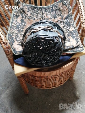 кошница плетена с два цвята 