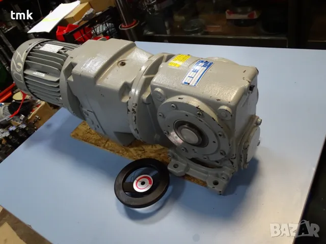 вариаторен мотор редуктор STÖBER R37/VW2-1022-150-4 Variable Gear Motor 1.5kW 50Hz, снимка 2 - Резервни части за машини - 55920248