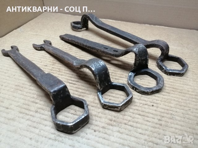 Комплект Стари Ковани Каруцарски Ключове / 4 Броя. Стар Кован Каруцарски Ключ. , снимка 2 - Антикварни и старинни предмети - 44419973