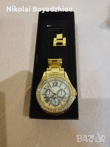 Дамски часовник 