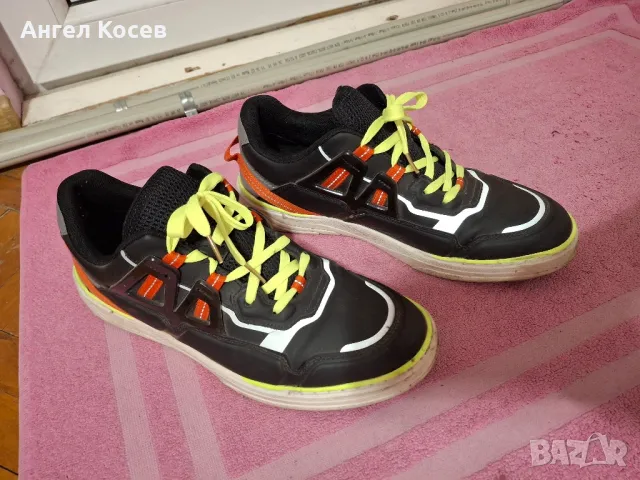 маратонки Zara