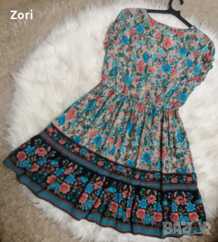УНИКАЛНО КРАСИВА рокля на цветя с остро деколте, снимка 4 - Рокли - 41166332