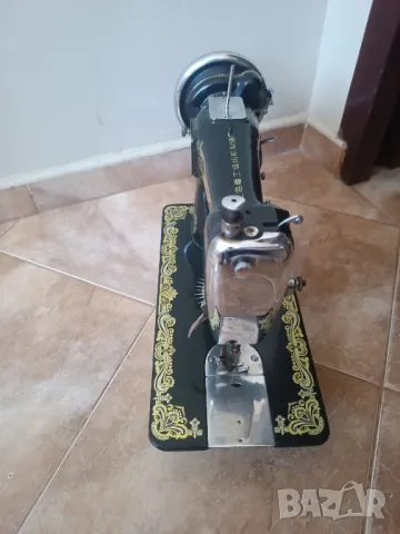 Шевна машина, снимка 5 - Антикварни и старинни предмети - 47861575