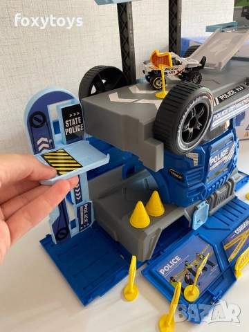 Полицейски камион - паркинг - 2 в 1, снимка 16 - Коли, камиони, мотори, писти - 51417320