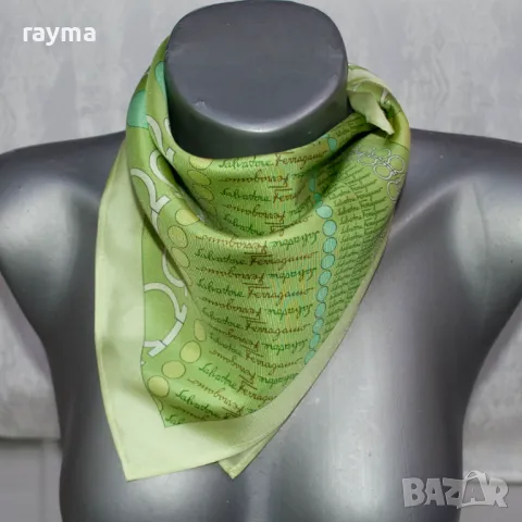 Шал Salvatore Ferragamo естествена коприна принт Gancini, снимка 3 - Шалове - 48992090